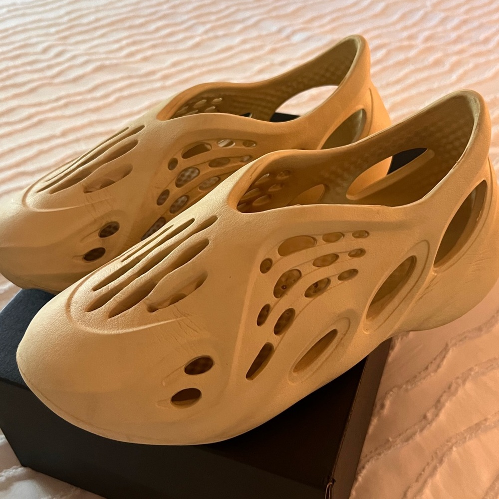 TAN SLIPPERS
